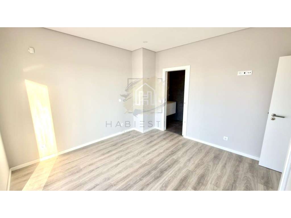 MORADIA T4 COM PISCINA EM AZEITÃO | OPORTUNIDADE A NÃO PERDER-21