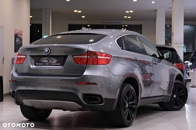 BMW X6 xDrive50i - 11