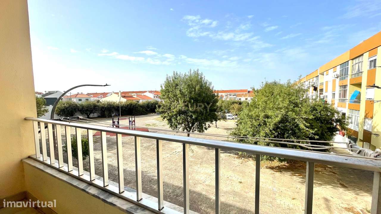 Apartamento T2 com Duas Varandas, no Centro do Pinhal Novo - Grande imagem: 5/28