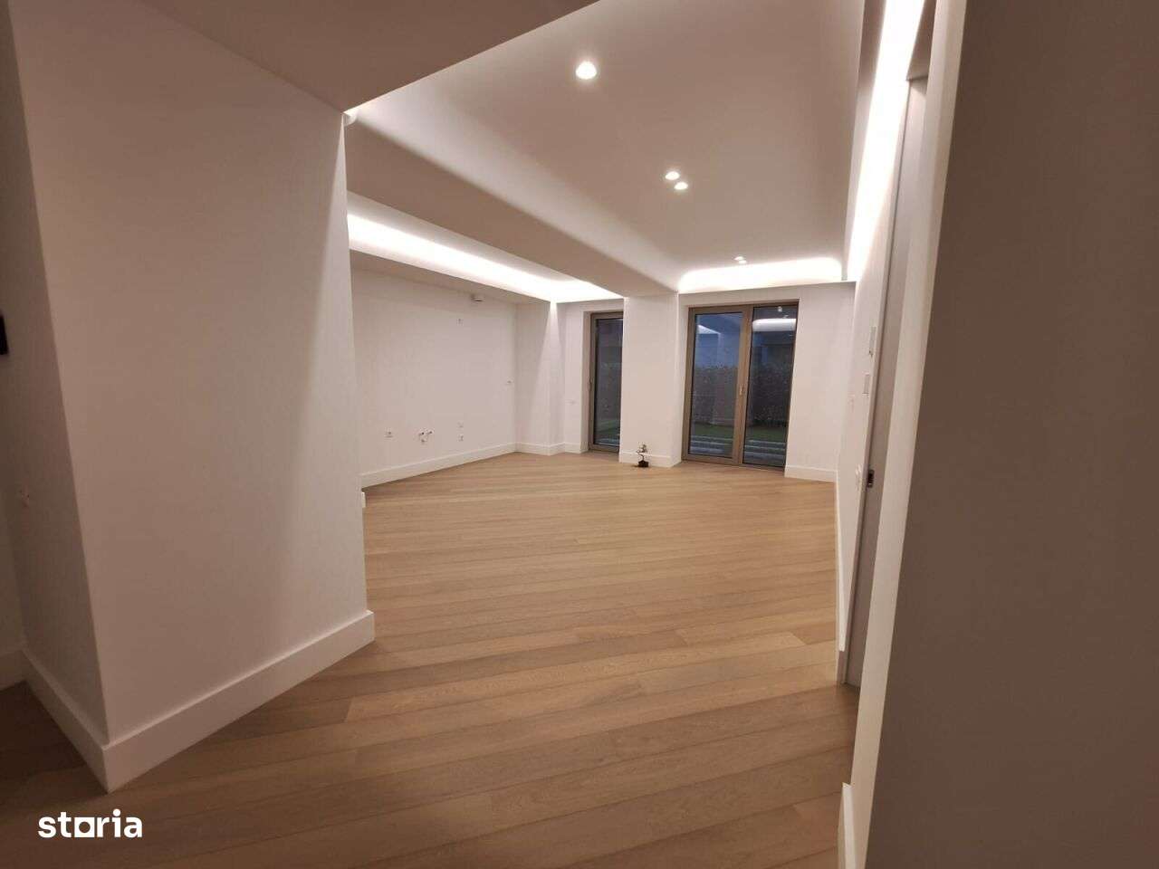 PARTER 3 CAMERE VANZARE CORTINA 126-0