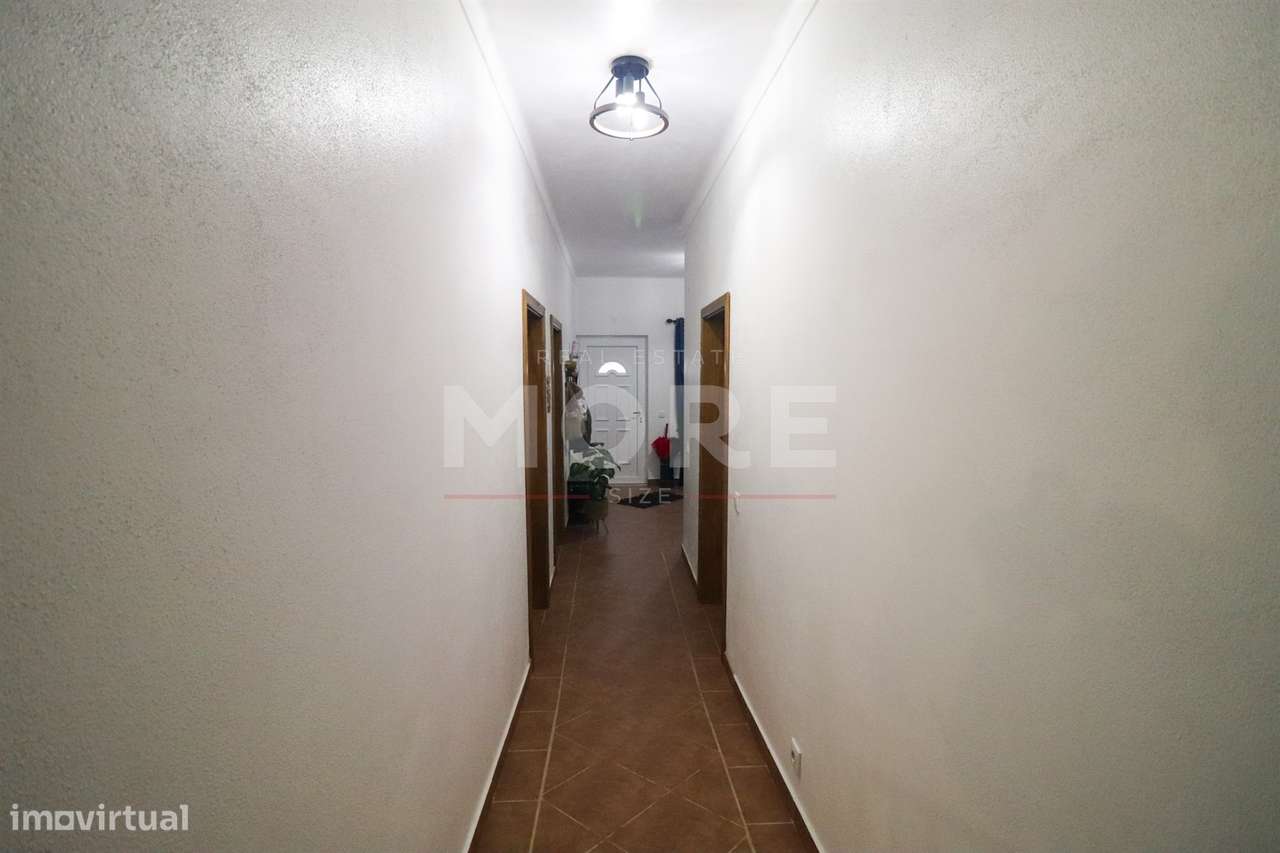 Moradia T3 Térrea Totalmente Remodelada-8