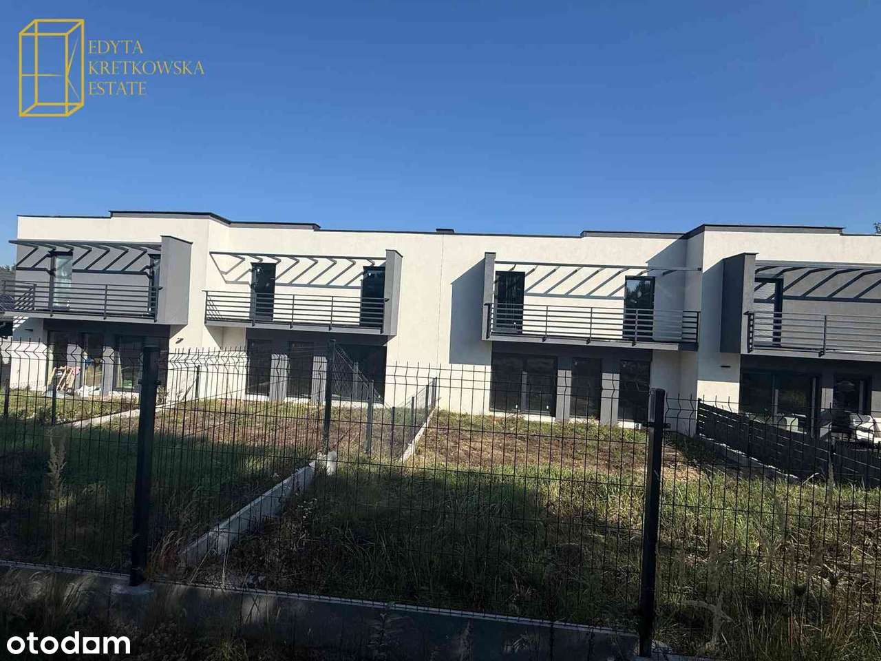 Domy na wzgórzu w zabudowie szeregowej-6