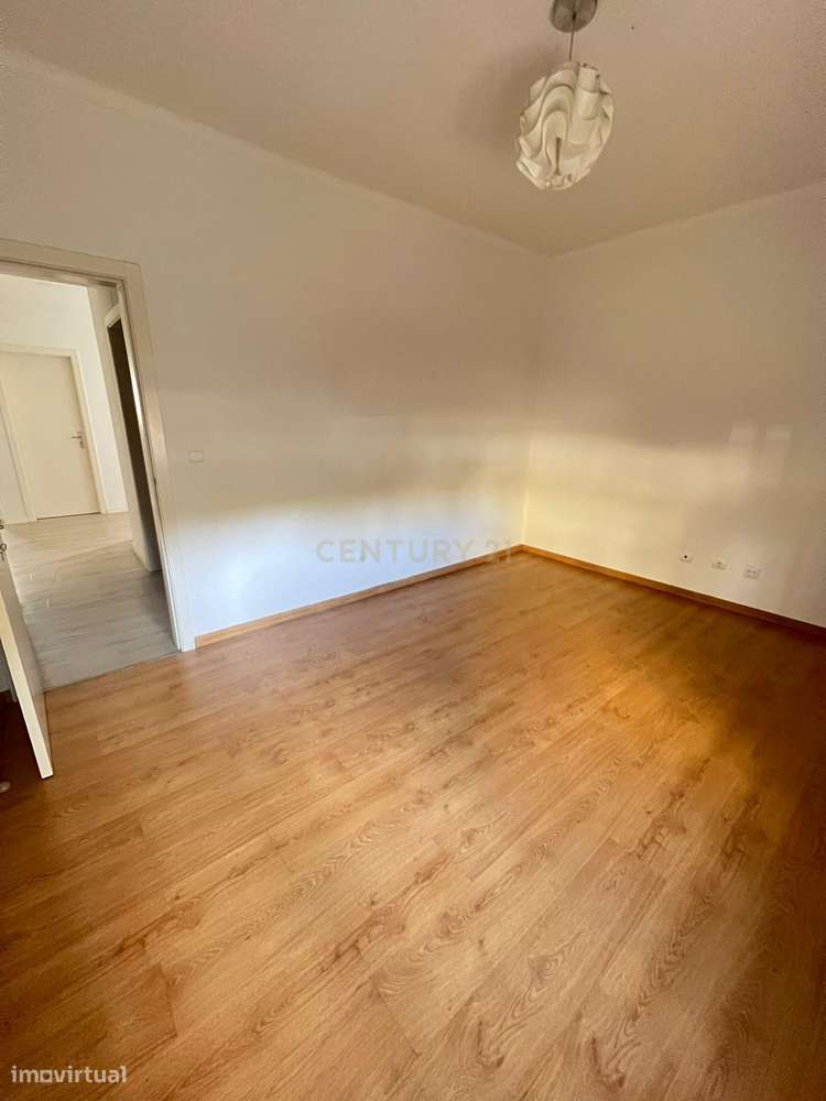 Apartamento T3 para arrendamento na Amora - Grande imagem: 4/13