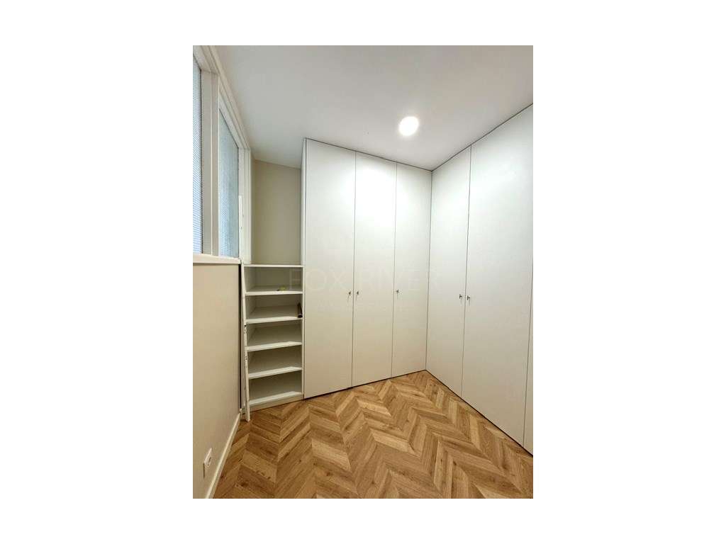 Apartamento T3+1 renovado para venda, na Rua São Dinis, Paranhos, P...-10