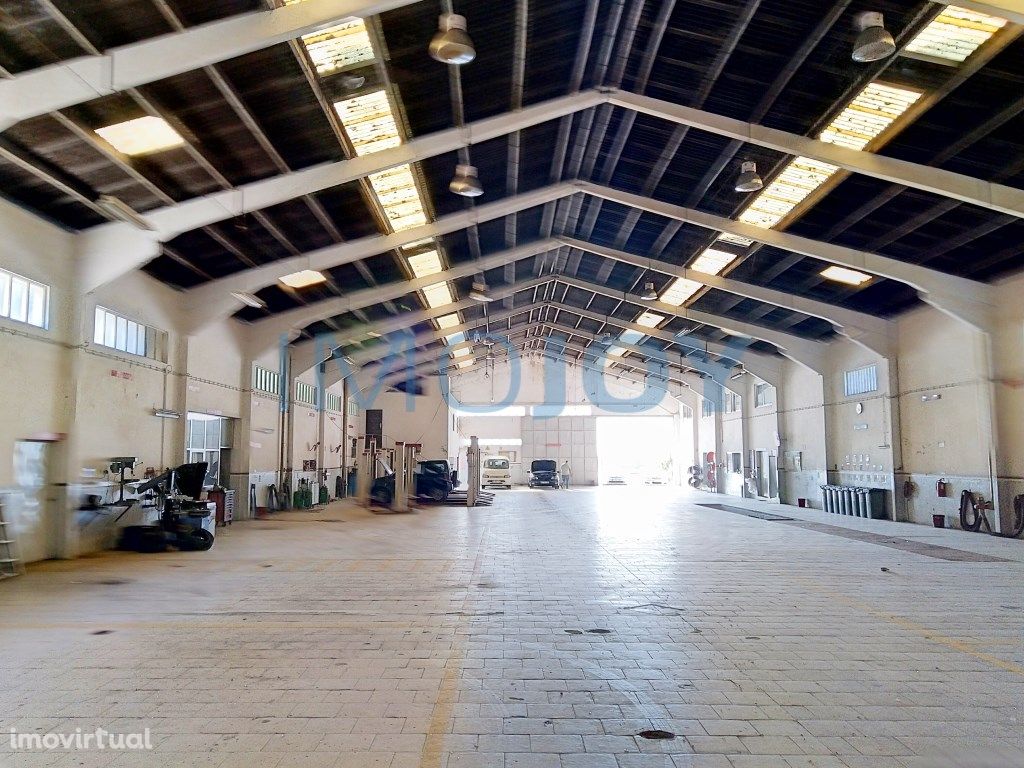 Armazém Industrial com 3000m2 em Maceda, Ovar