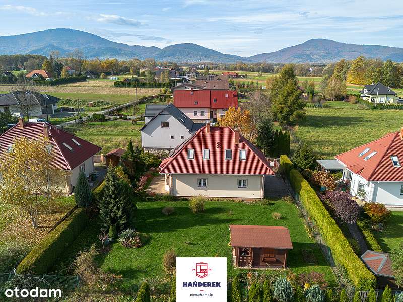 Funkcjonalny dom dla rodziny w okolicy Jeziora Żywieckiego.-3