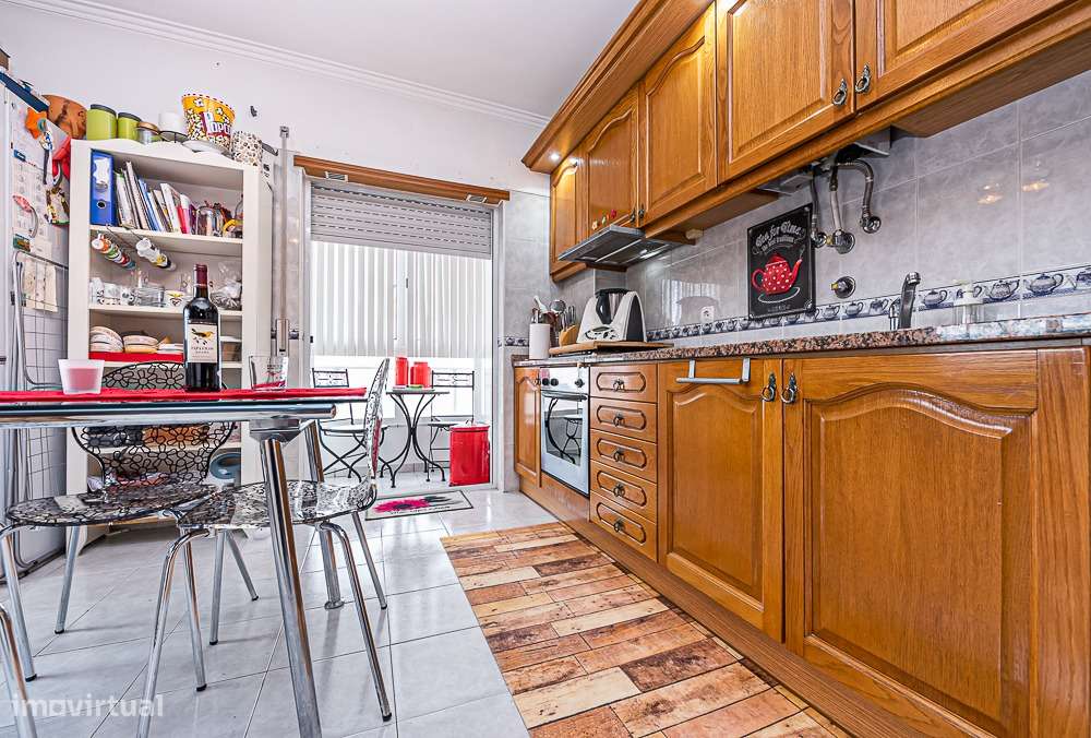 T2 na Quinta do Conde com ac e roupeiros embutidos - Grande imagem: 4/14