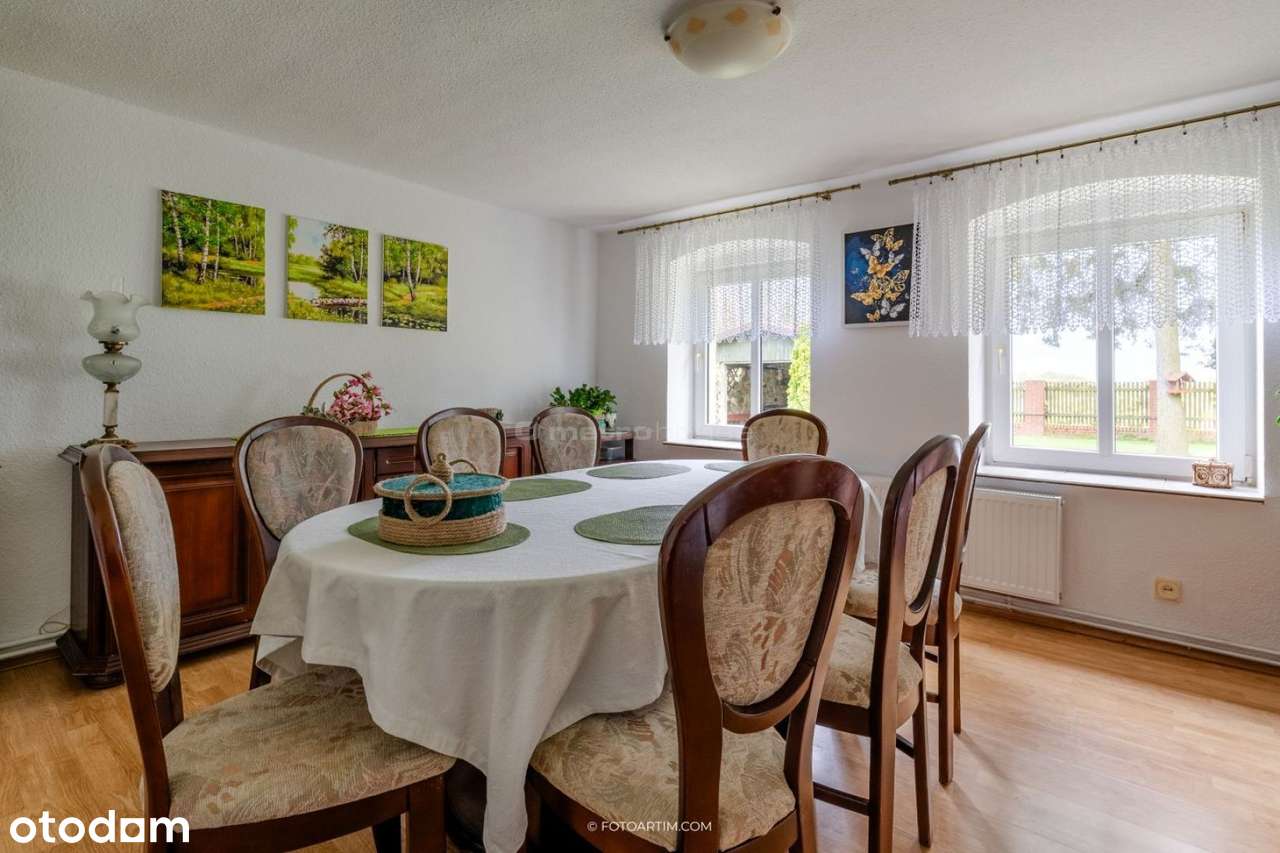 Trzy domy mieszkalne w pięknej lokalizacji-11