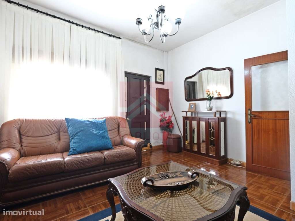 Moradia V3+1 em Fânzeres-26