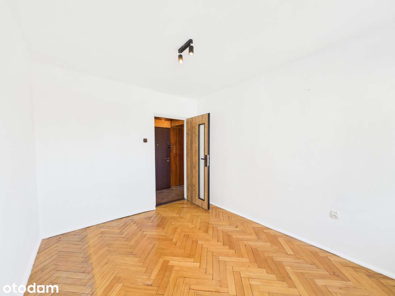 2 pokoje z balkonem w centrum miasta.-1