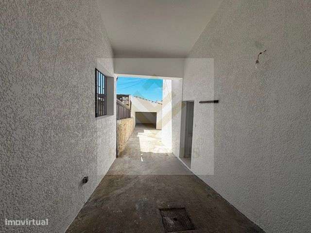 ​Moradia T3 Restaurada no Centro de Escapães-44