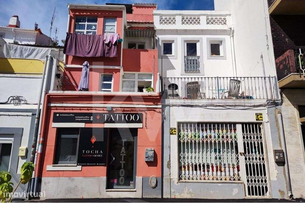 PRÉDIO NO CENTRO DE VILA FRANCA DE XIRA | REMODELADO | PROPRIEDADE TOT - Grande imagem: 3/6