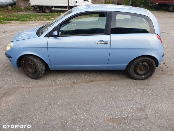 Lancia Ypsilon 1.2 8V Argento (4 os.) - 2