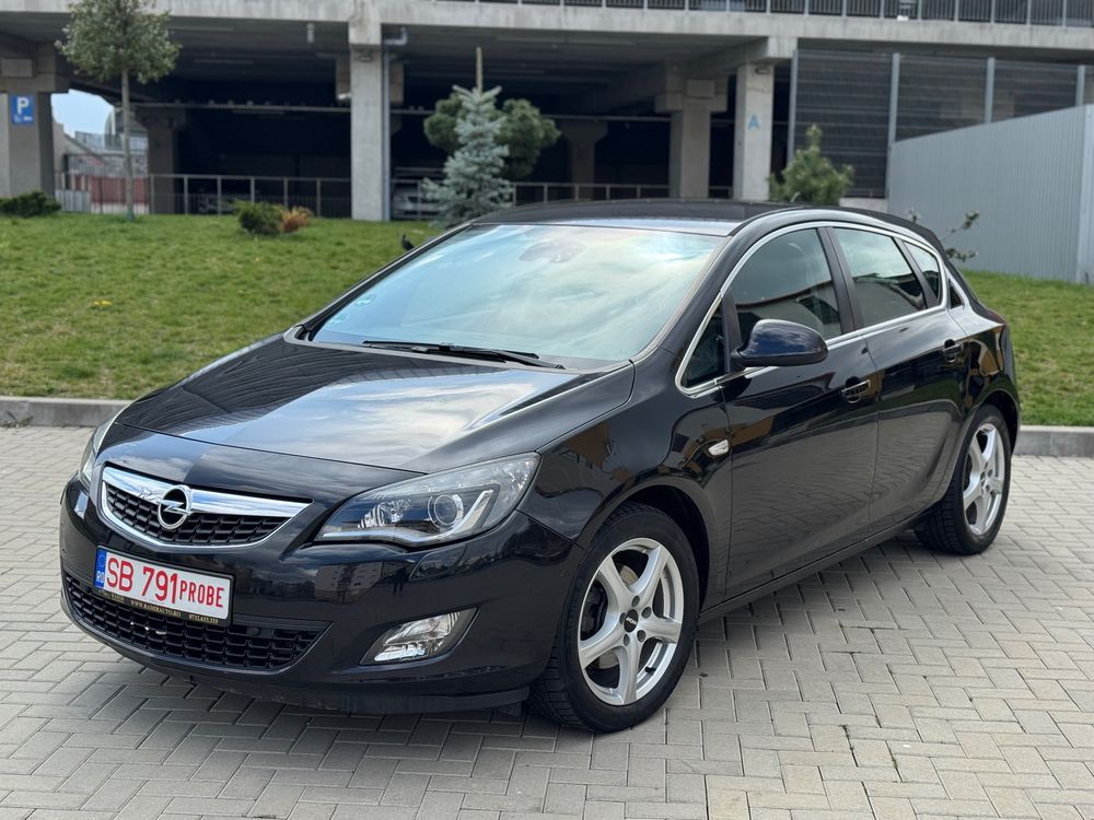 Opel Astra 1.6 ECOTEC DI Turbo Automatik Exklusiv 2011