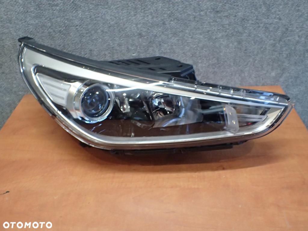 Lampa przód przednia prawa HYUNDAI I30 017- - 1