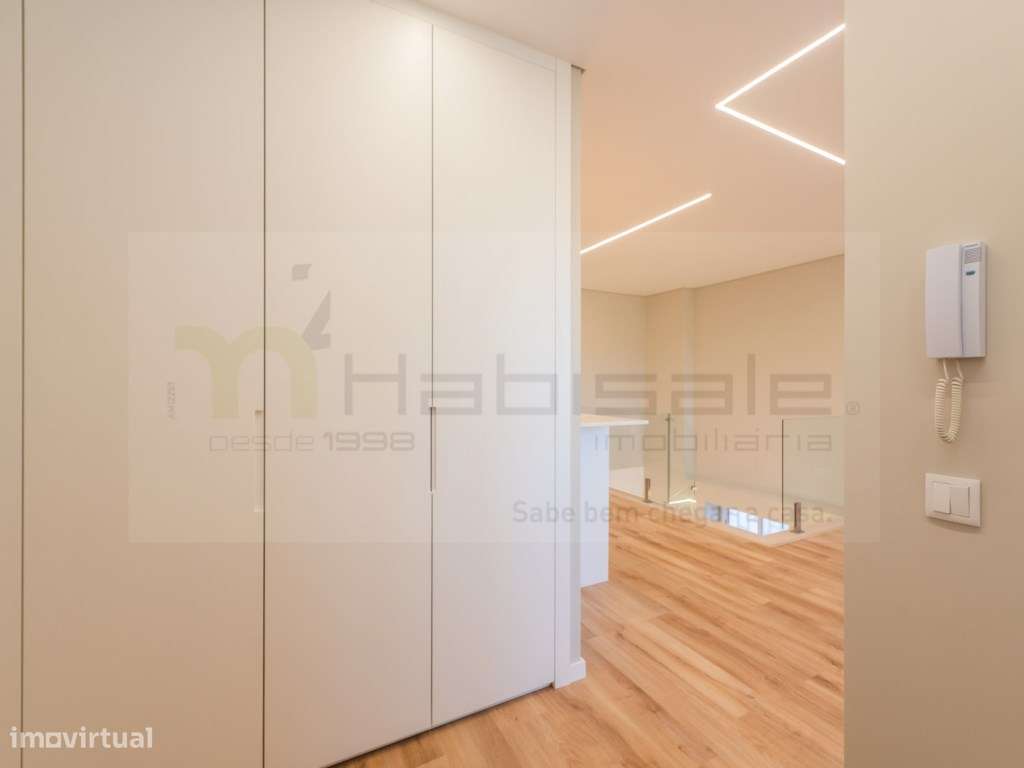 T3 Duplex, Totalmente Remodelado, com 135 m² | Murtal - Parede-11