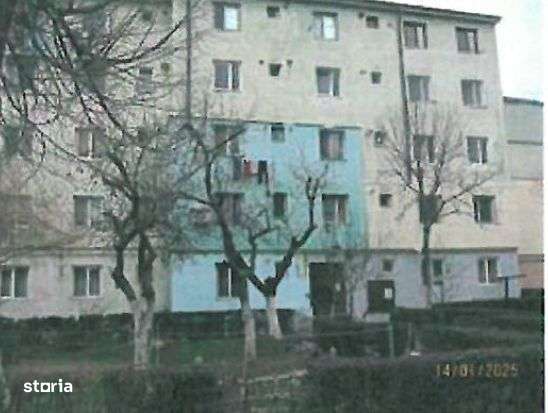 cota de 1/2 din Garsoniera- Loc. Stefanesti, Judetul Arges; - Imagine principală: 1/5