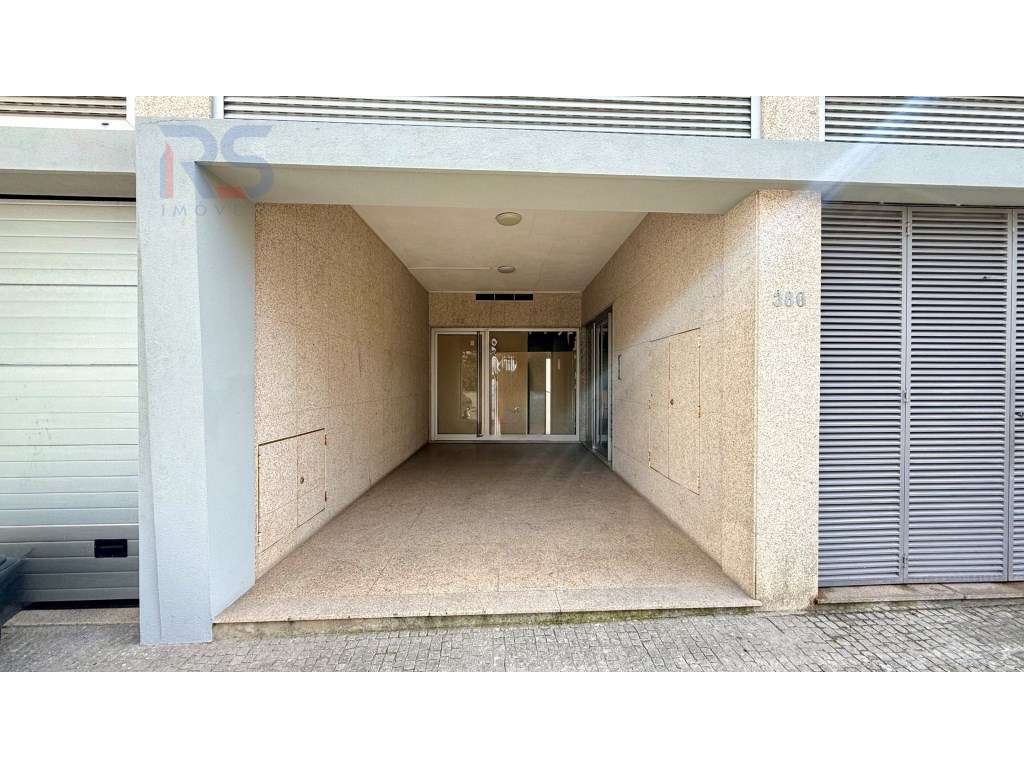 Loja rotunda lavrador Maia - Grande imagem: 2/24