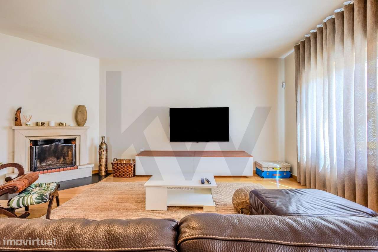 Moradia T4 com Sótão e Cave | Lareira | Jardim | Garagem | Casas da Vá - Grande imagem: 5/54