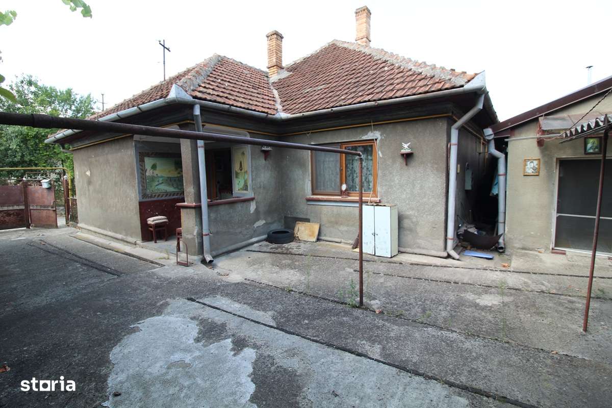 Vând casă P+Pod în Hunedoara, zona Chizid, teren 250mp, anexe...-2