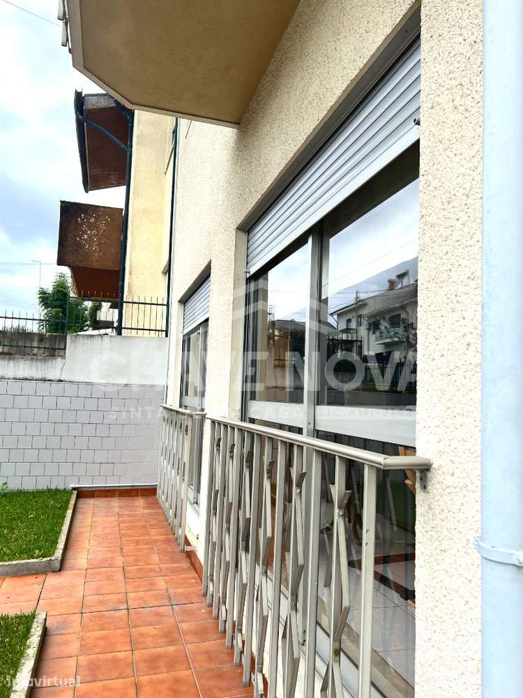 Moradia T4 com jardim e garagem em Ermesinde-37