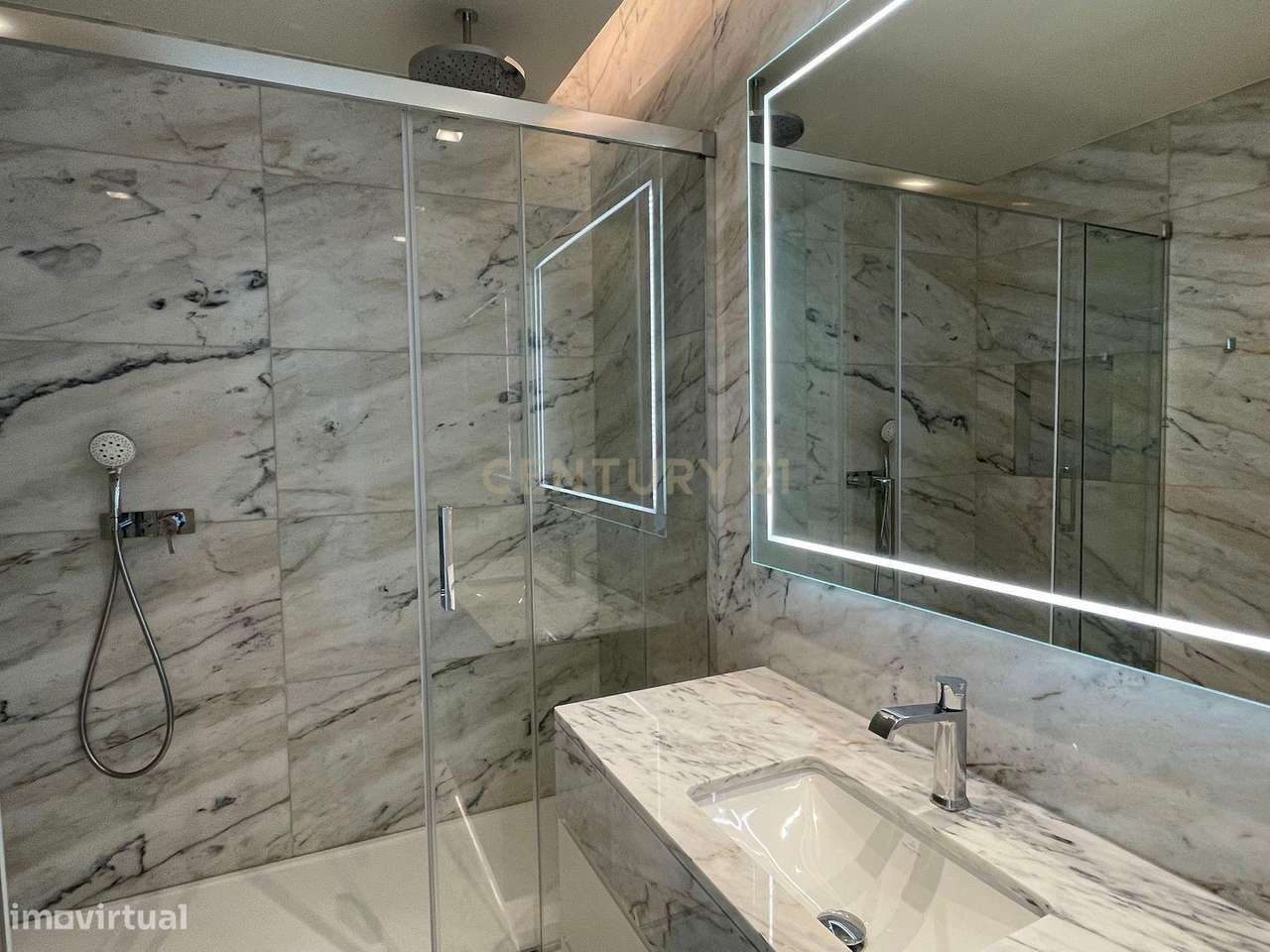 Moradia de Luxo T3+1 em Cascais com Piscina Privada, Varandas e Jardim - Grande imagem: 5/23