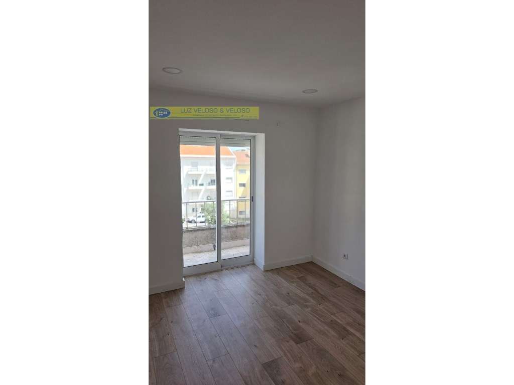 T2 Amadora REMODELADO, 2 frentes, 1 Marquise, 1 Varanda-29