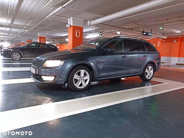 Skoda Octavia 2.0 TDI Ambition DSG - 6