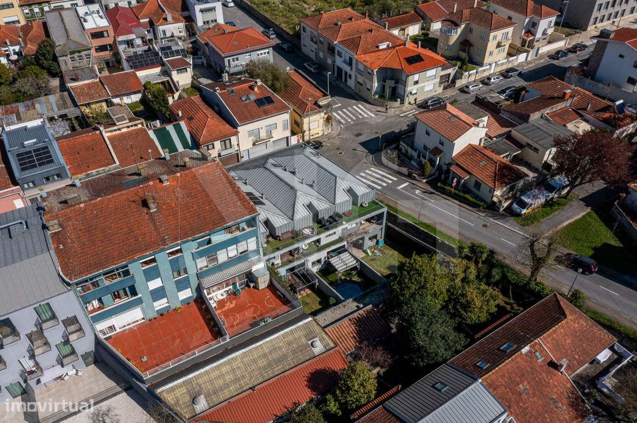 Moradia T3 com pátio, anexos e garagem em Paranhos - Porto-55