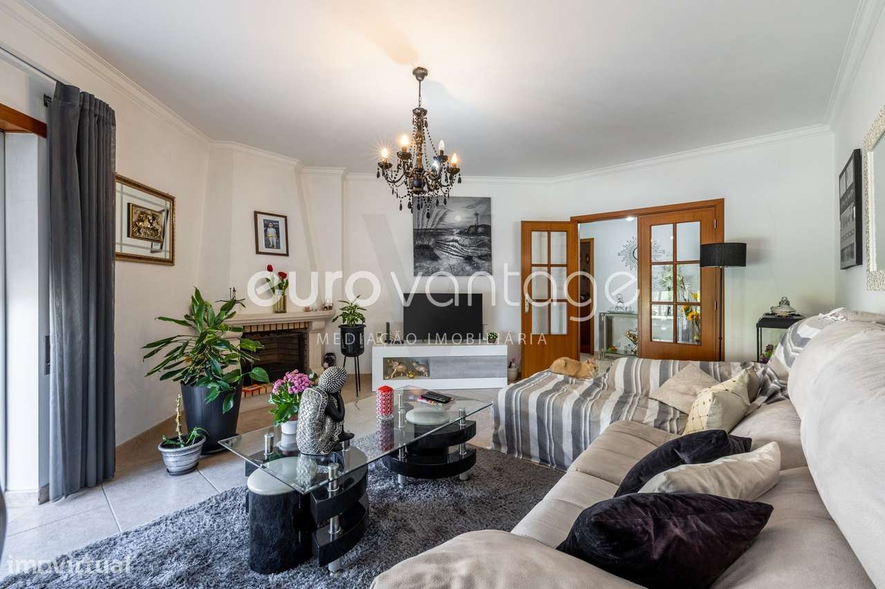Apartamento T2 na Urbanização de São Romão-1