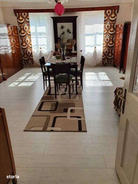 Casa de vanzare cu teren 1670 mp - Imagine principală: 4/5