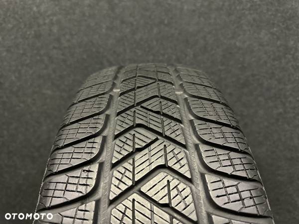 Pirelli Scorpion Winter 215/65/17 99H 1szt. - 2