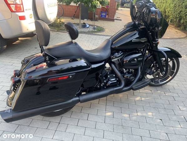 Harley-Davidson Touring Street Glide - 2