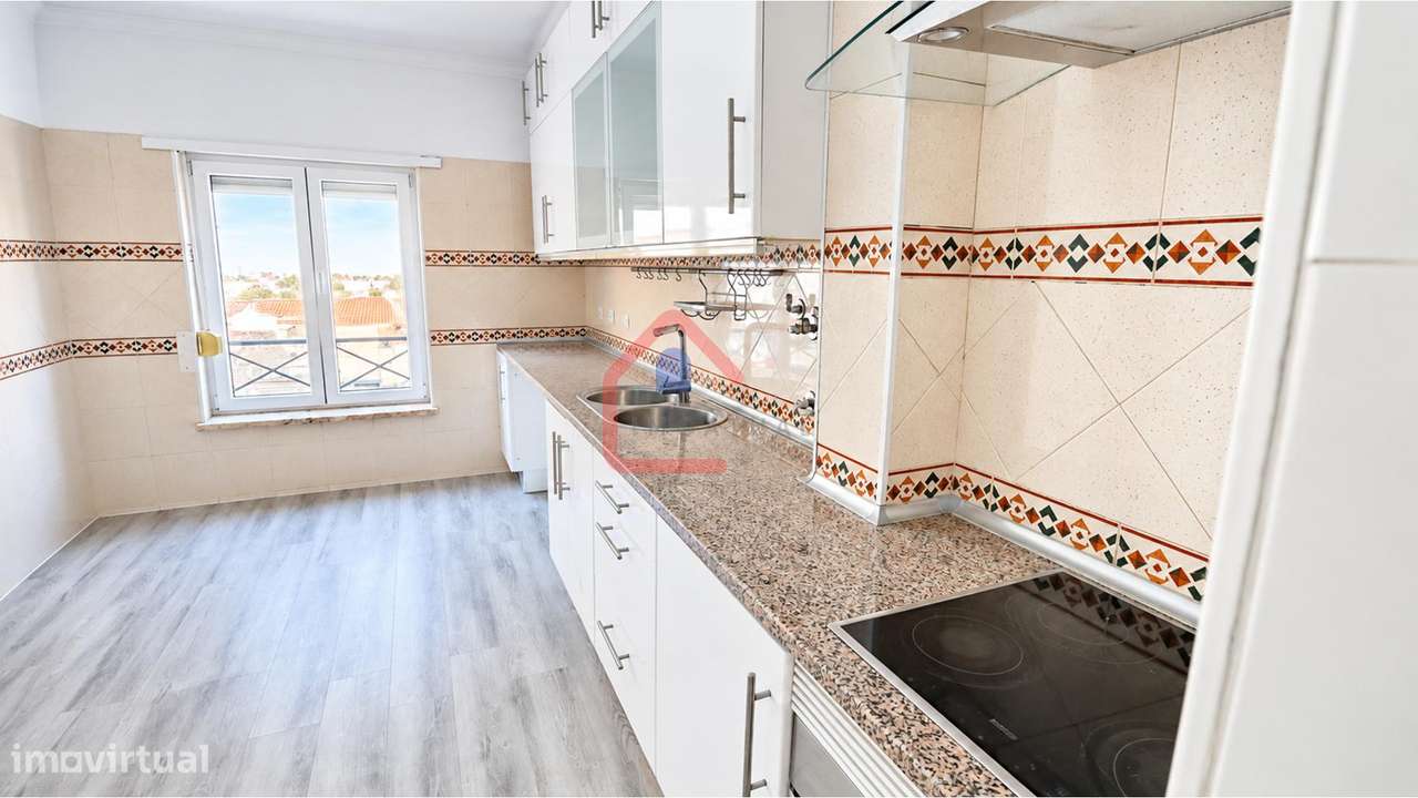 Apartamento T3 em Quinta do Conde-6