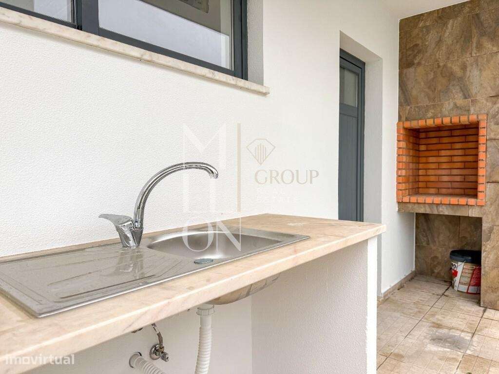 MORADIA T5 RENOVADA | GARAGEM 100 m2 | PRONTA A HABITAR – FEIJÓ-21