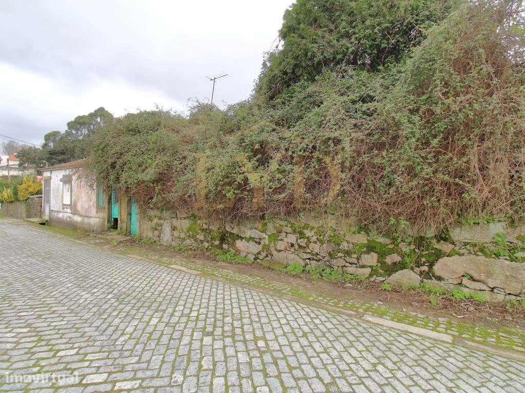 Moradia para restauro Águas Santas-8