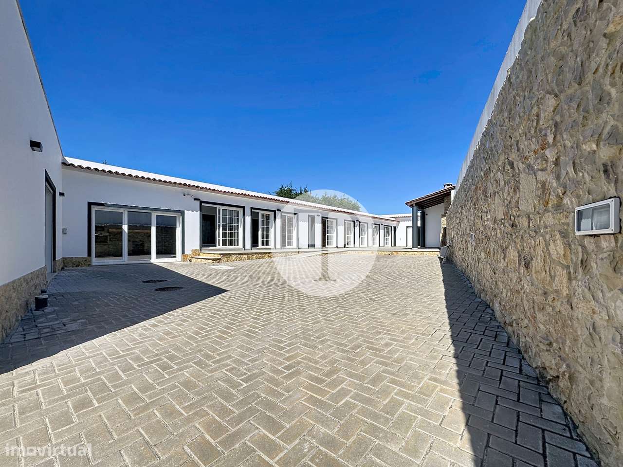 Moradia T4 com 2 suítes, piscina interior central em Alfeizerão-35