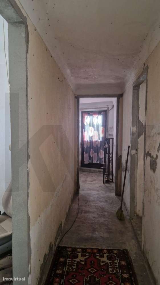 Moradia Térrea para Reconstrução em São Bernardo, Aveiro - Grande imagem: 4/33