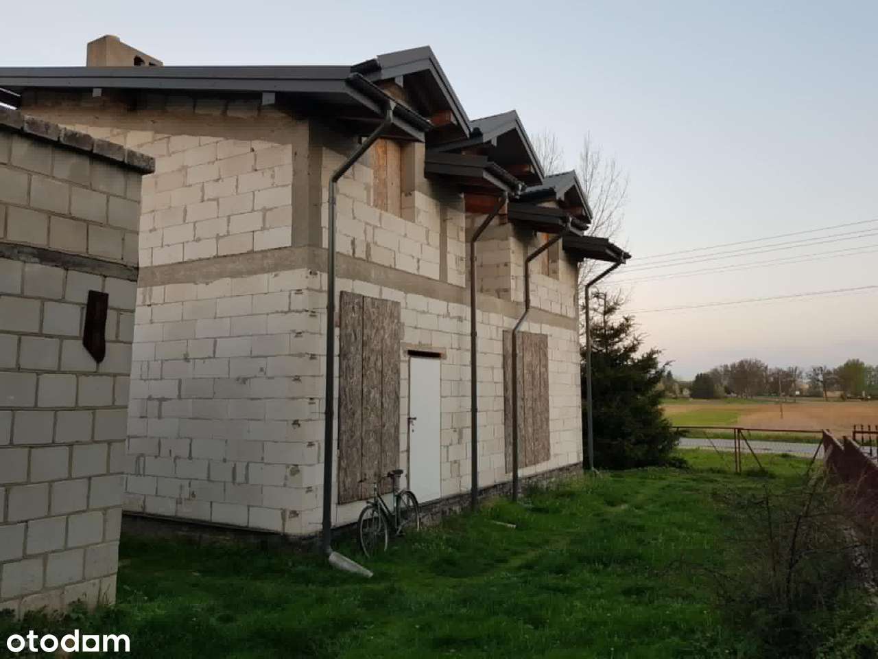 OGŁOSZENIE PRYWATNE  Dom z dużą działką w świetnej lokalizacji - Pełny obrazek: 3/8