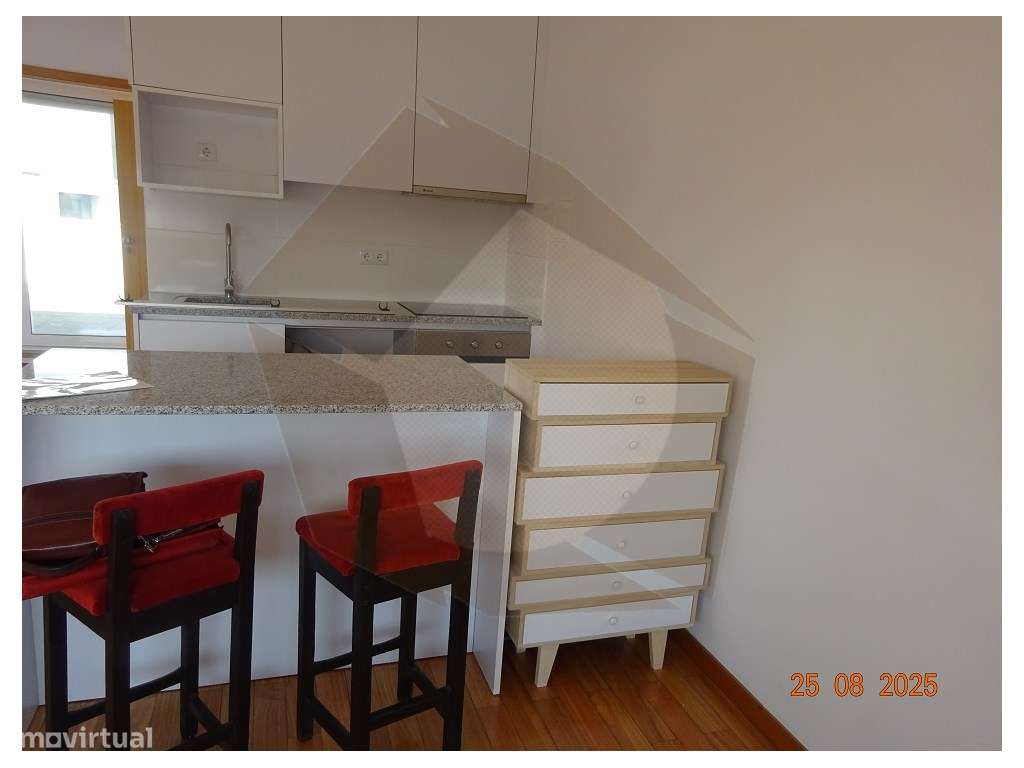 T0 ARRENDAMENTO - PORTO (CENTRO) - Grande imagem: 5/10