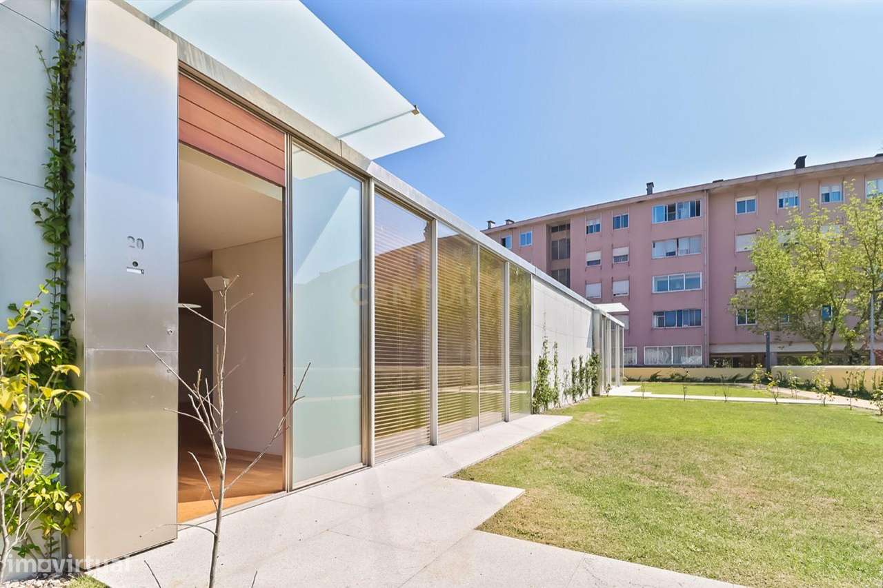 Moradia T4 - Condomínio Luxo nas Antas - Grande imagem: 4/31