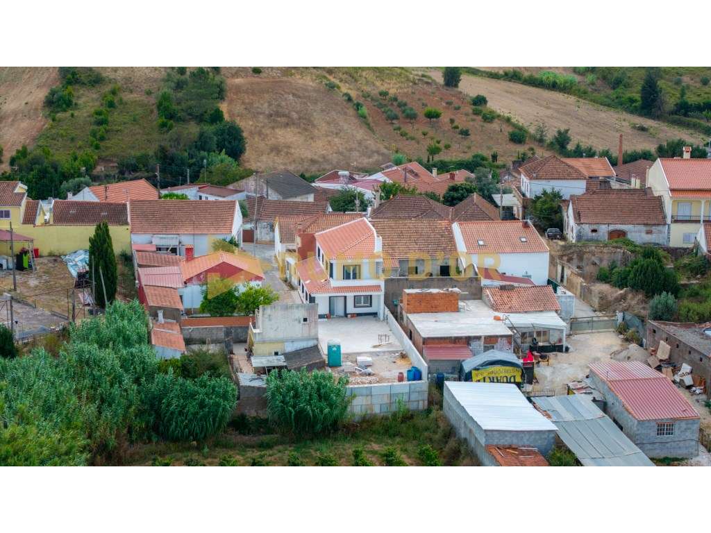 Moradia T3 Nova na Pocariça, Em Fase Final de Construção-23