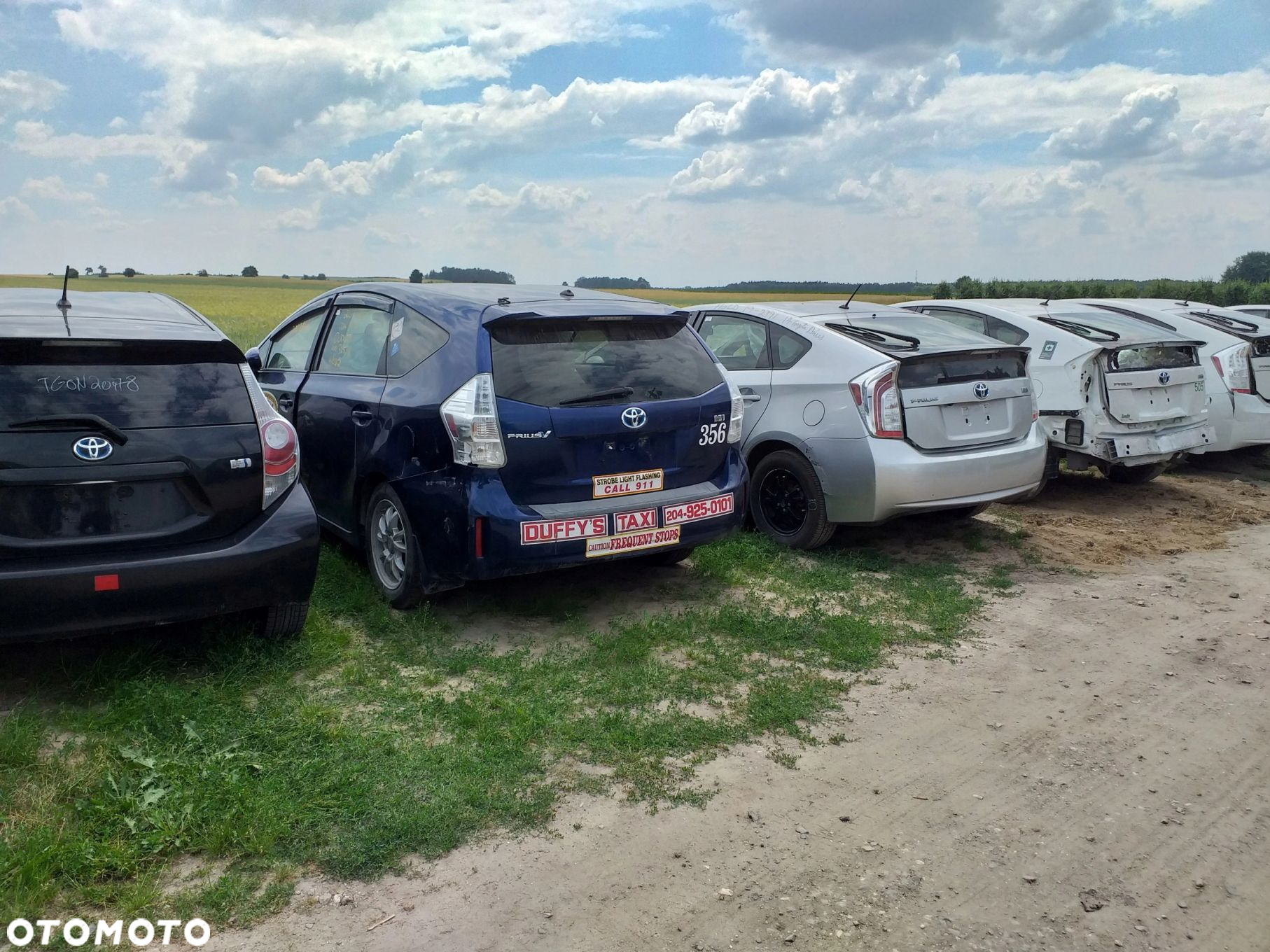 Toyota Prius III podłokietnik tunel schowek skóra - 7