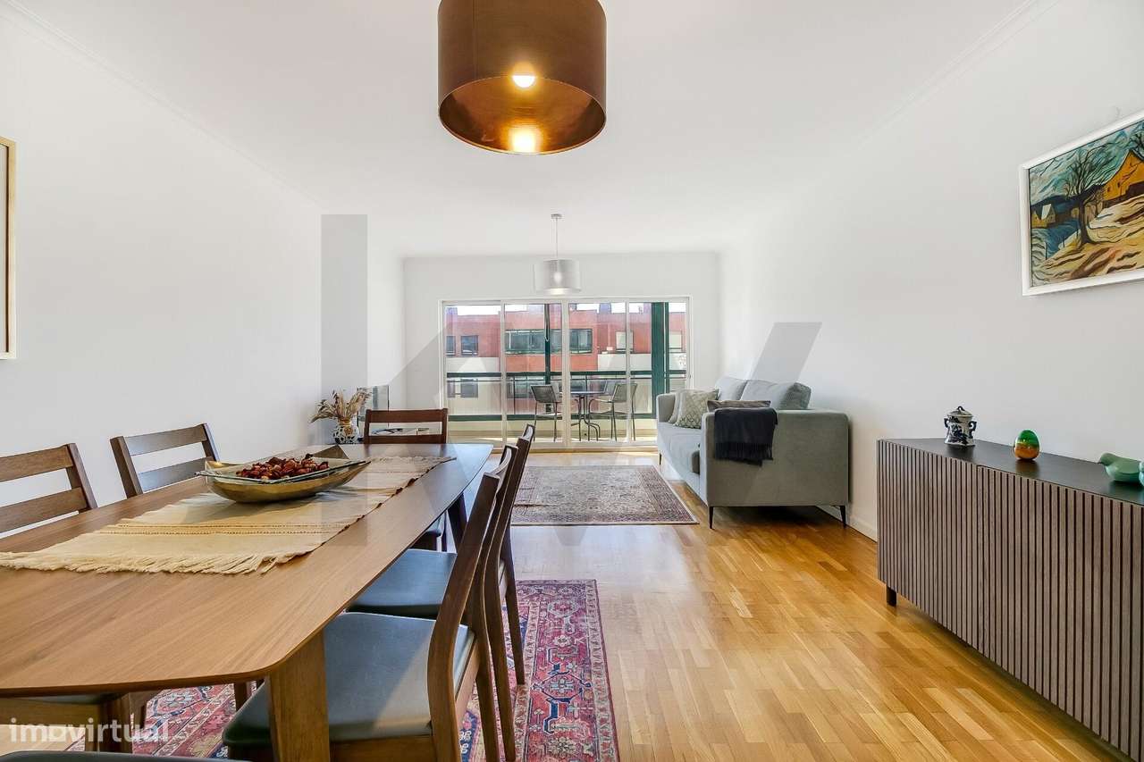 T2 com Varanda e Estacionamento junto ao Parque dos Poetas e a 10 min - Grande imagem: 3/35