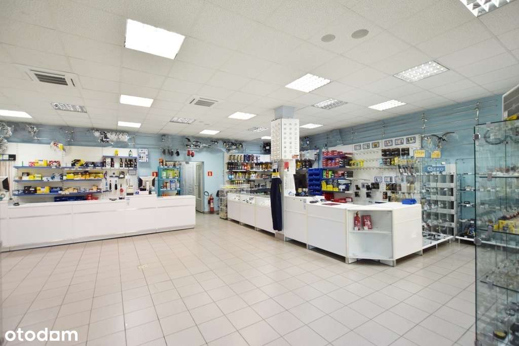 Budynek handlowo-magazynowy z dużym parkingiem - Pełny obrazek: 4/10