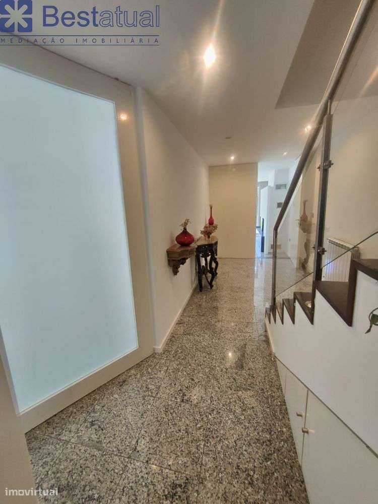 Moradia T 3 com piscina - Oportunidade!-28
