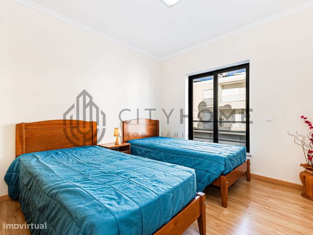 Apartamento T2 com garagem e vista mar a 400m da praia-12