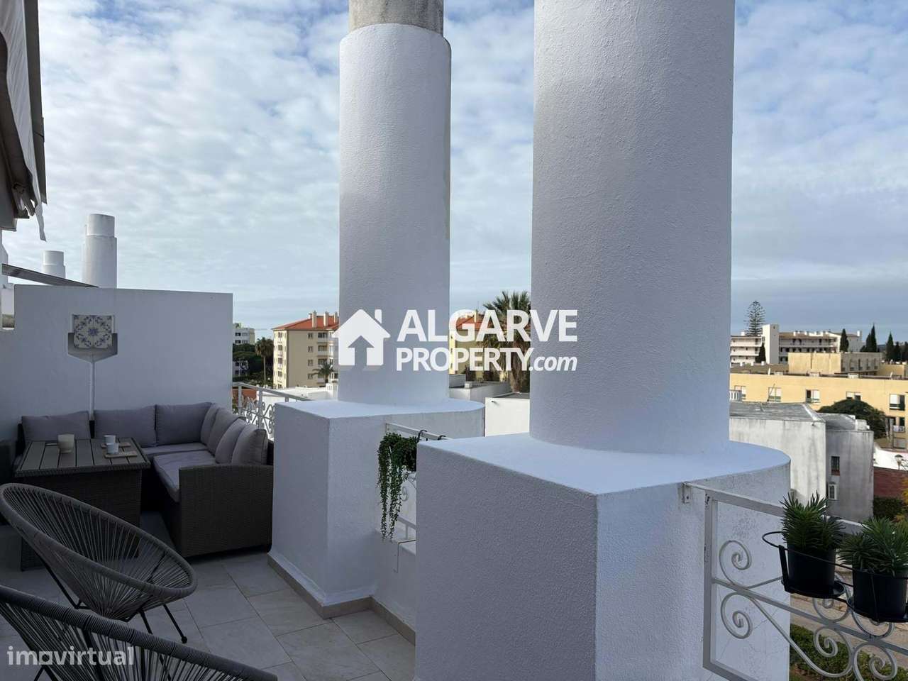 Apartamento T2 totalmente renovado em zona tranquila perto da Praia e - Grande imagem: 5/21