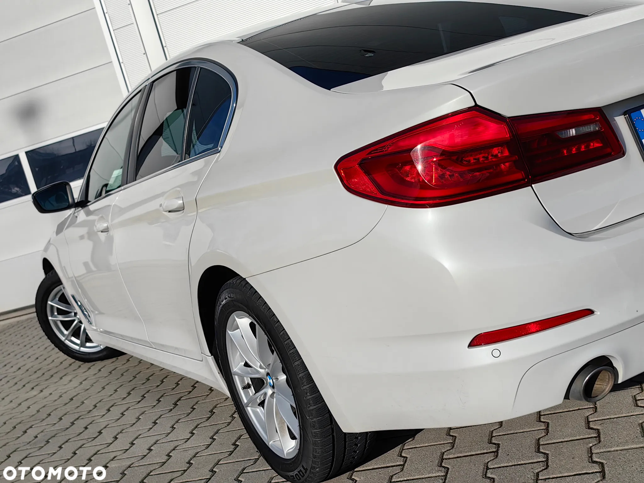 BMW Seria 5 520i - 34