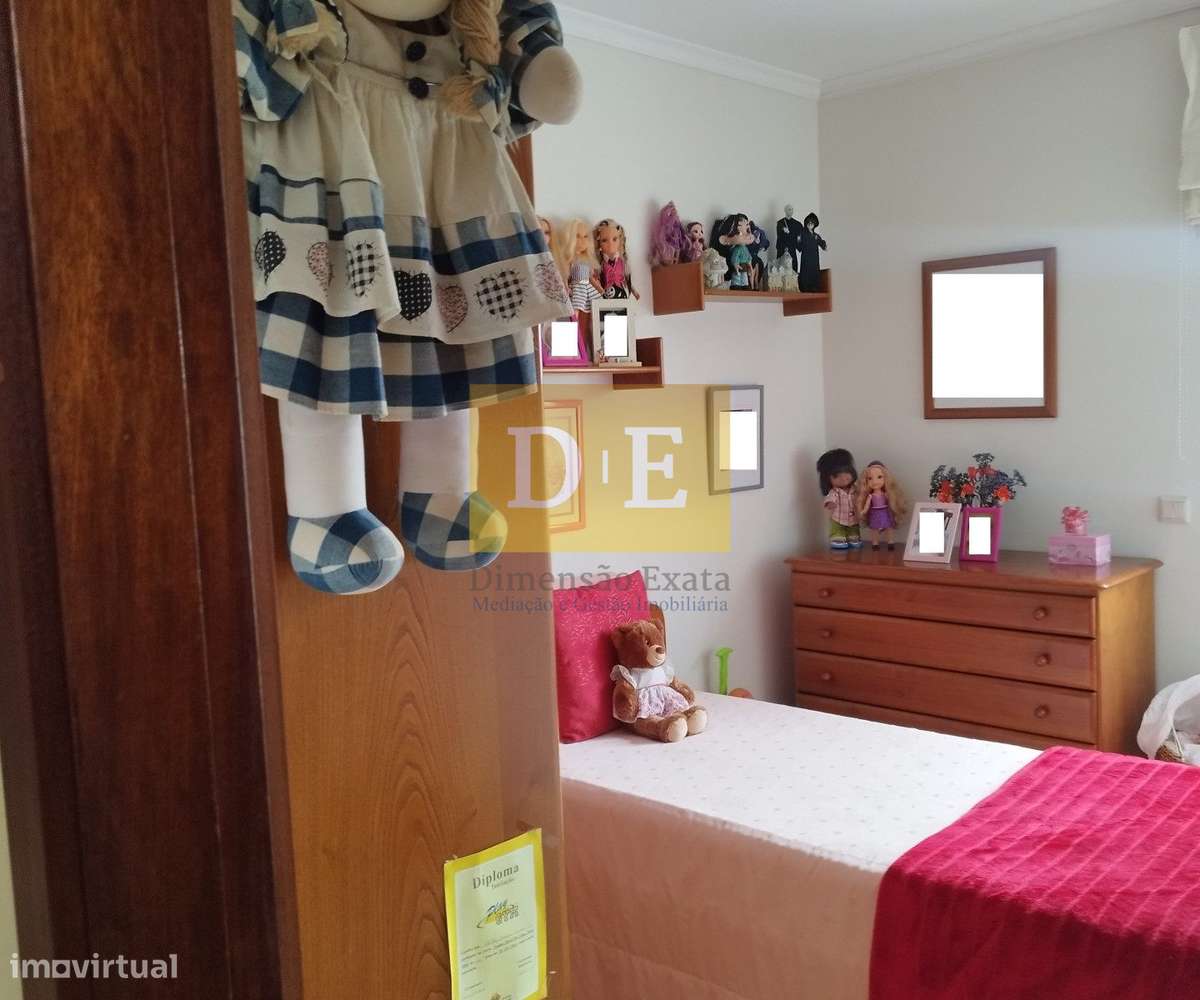 Andar Moradia T3 com Grande Terreno em Zona Estratégica de Perafita-9